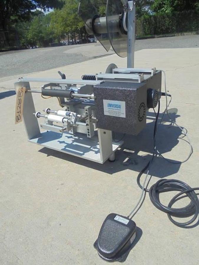 Used Universal R310 Tabletop Semi-Auto Pressure Sensitive Spot/Wraparound Labeler