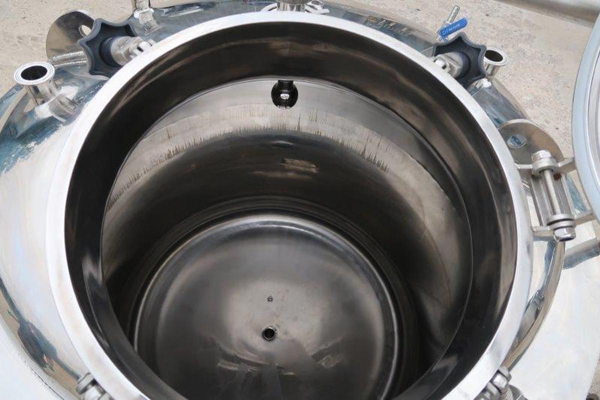 Used Dye 500 Liter SS Closed Jacketed Sanitary Tank, 30 PSI