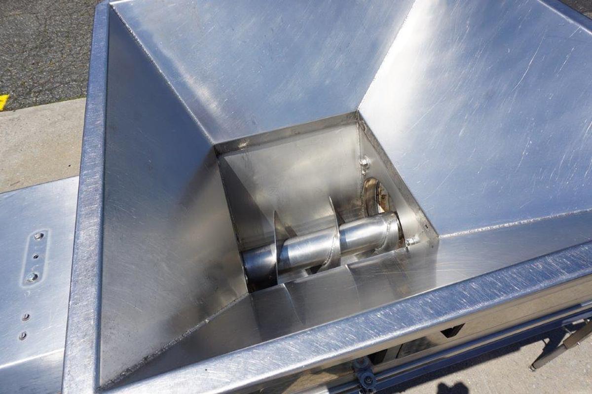 Used Rauch A12 Grape Destemmer/Crusher, Portable