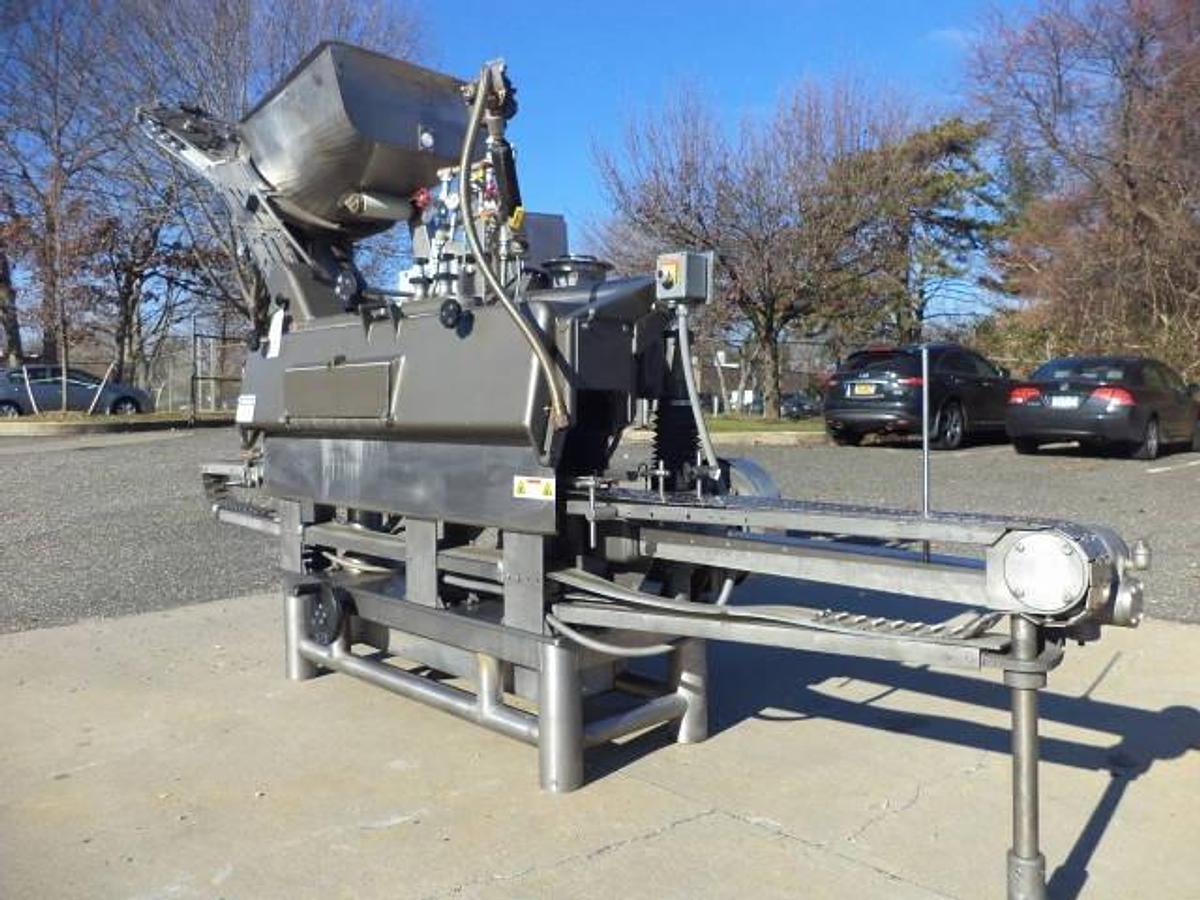 Used Crown 4LH High Speed Straight Line Vacuum Sealing Machine, 38mm  Diameter Caps