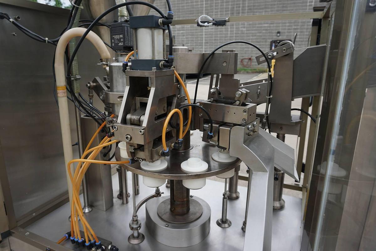 Used Accutek Hot Air Tube Filling Machine with Tube Loader