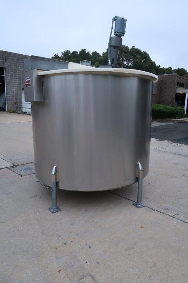 Used Permasan 1,100 Gallon Stainless Vertical Mix Tank