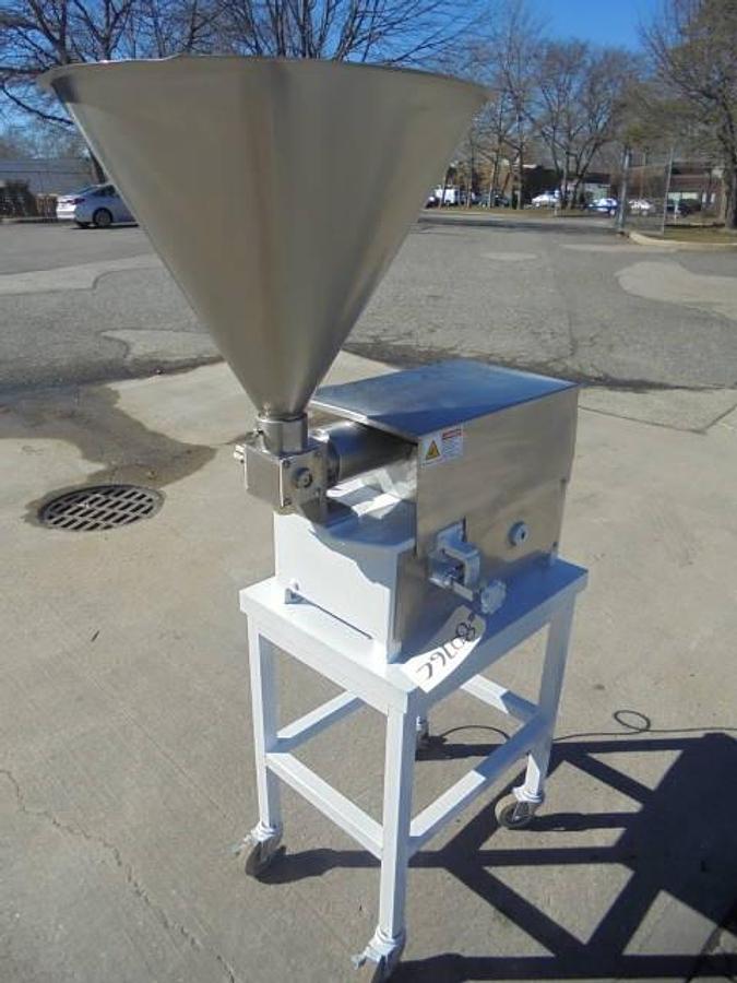 Used Simplex Single Piston Filler, Electric