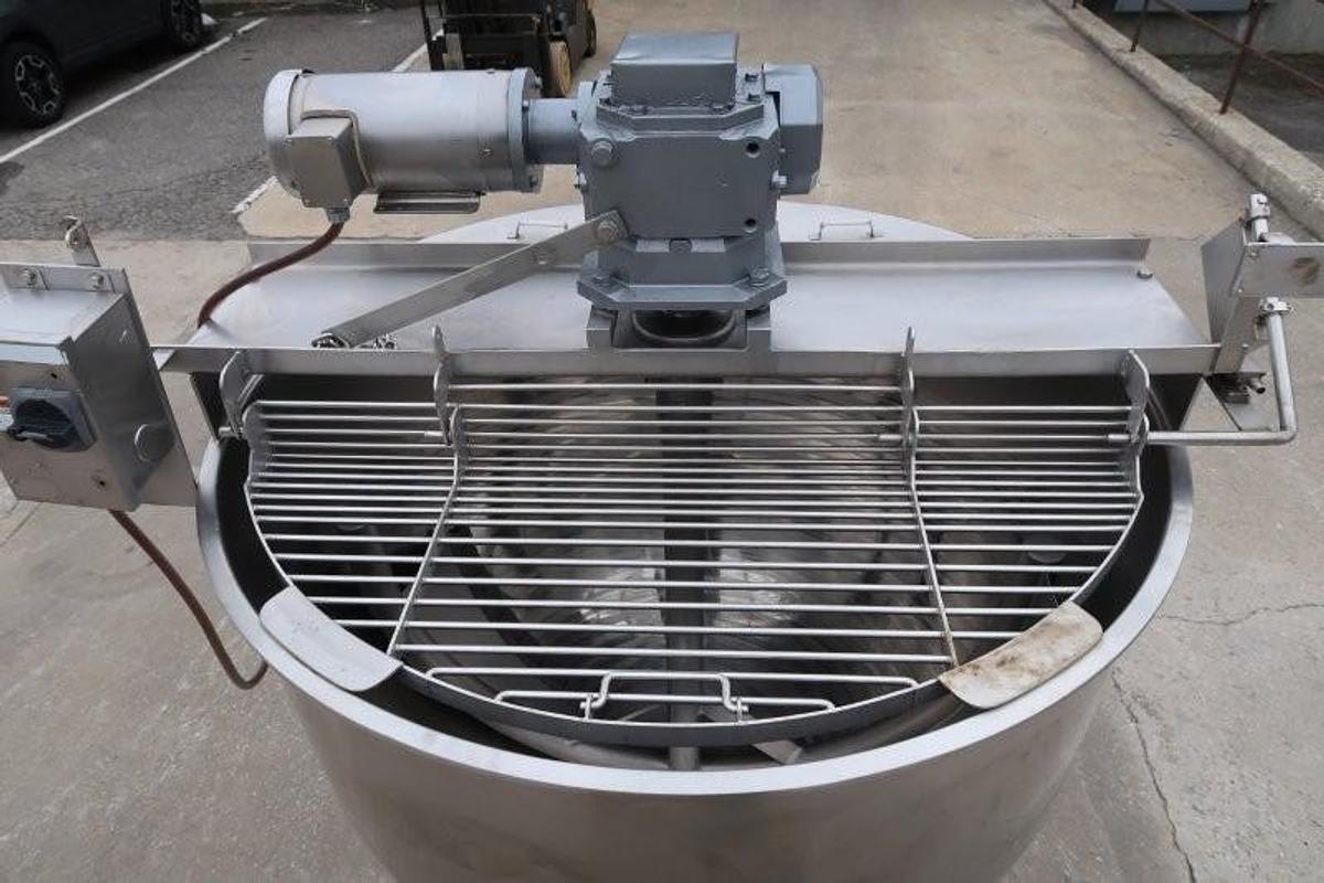 Used 300 Gallon Groen SS Hemispherical Scraper Agitated Kettle