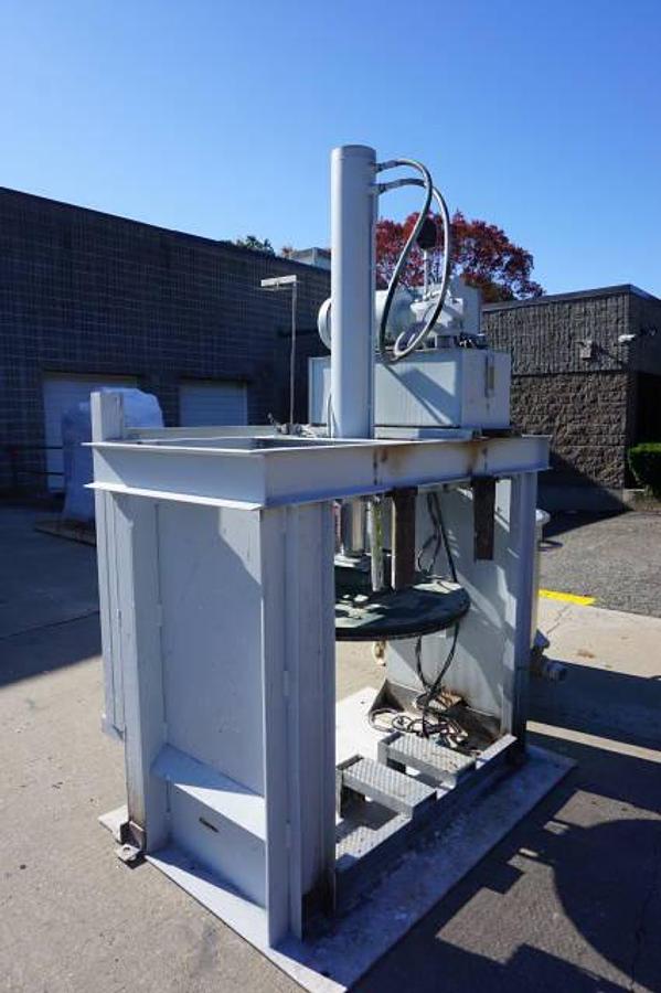 Used Niemann Kreis Vkdv Vacuum Dissolver, With 400 Liter Change Cans