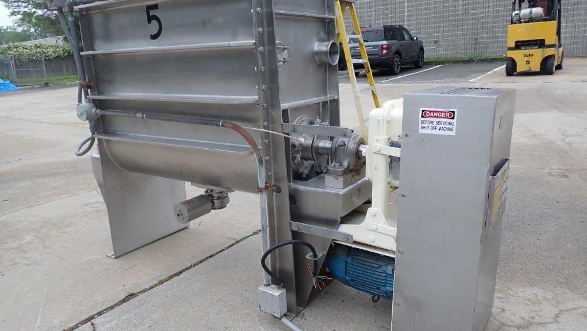 Used Day 10.8 Cu. Ft. SS Double Ribbon Blender, XP