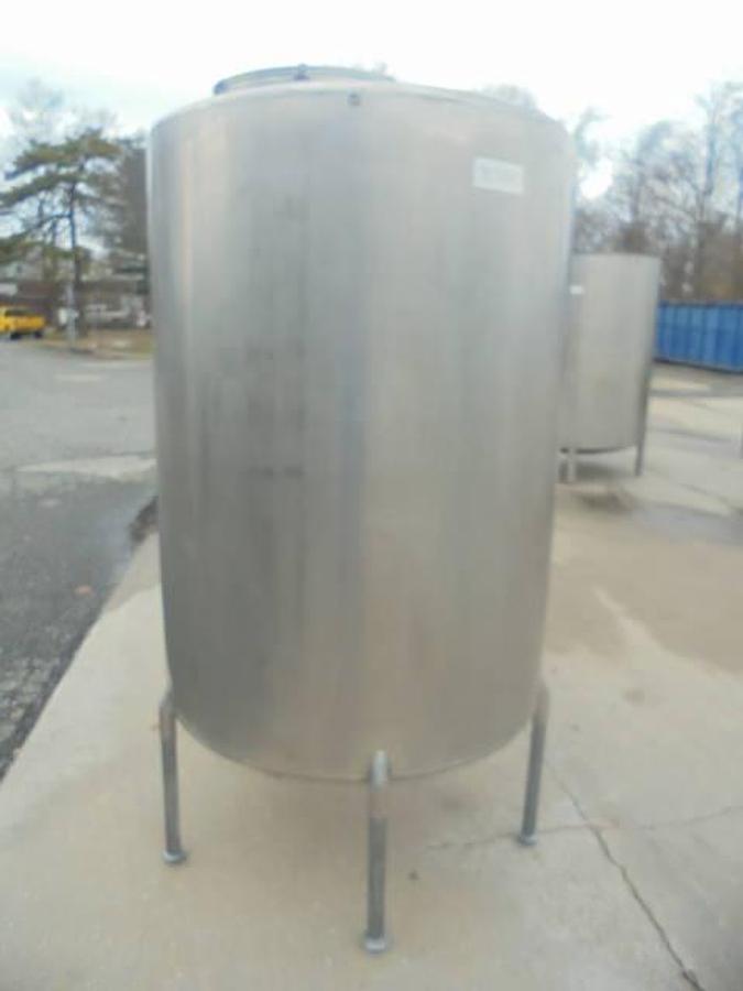 Used 500 Gallon Stainless Steel Vertical Closed Tank
