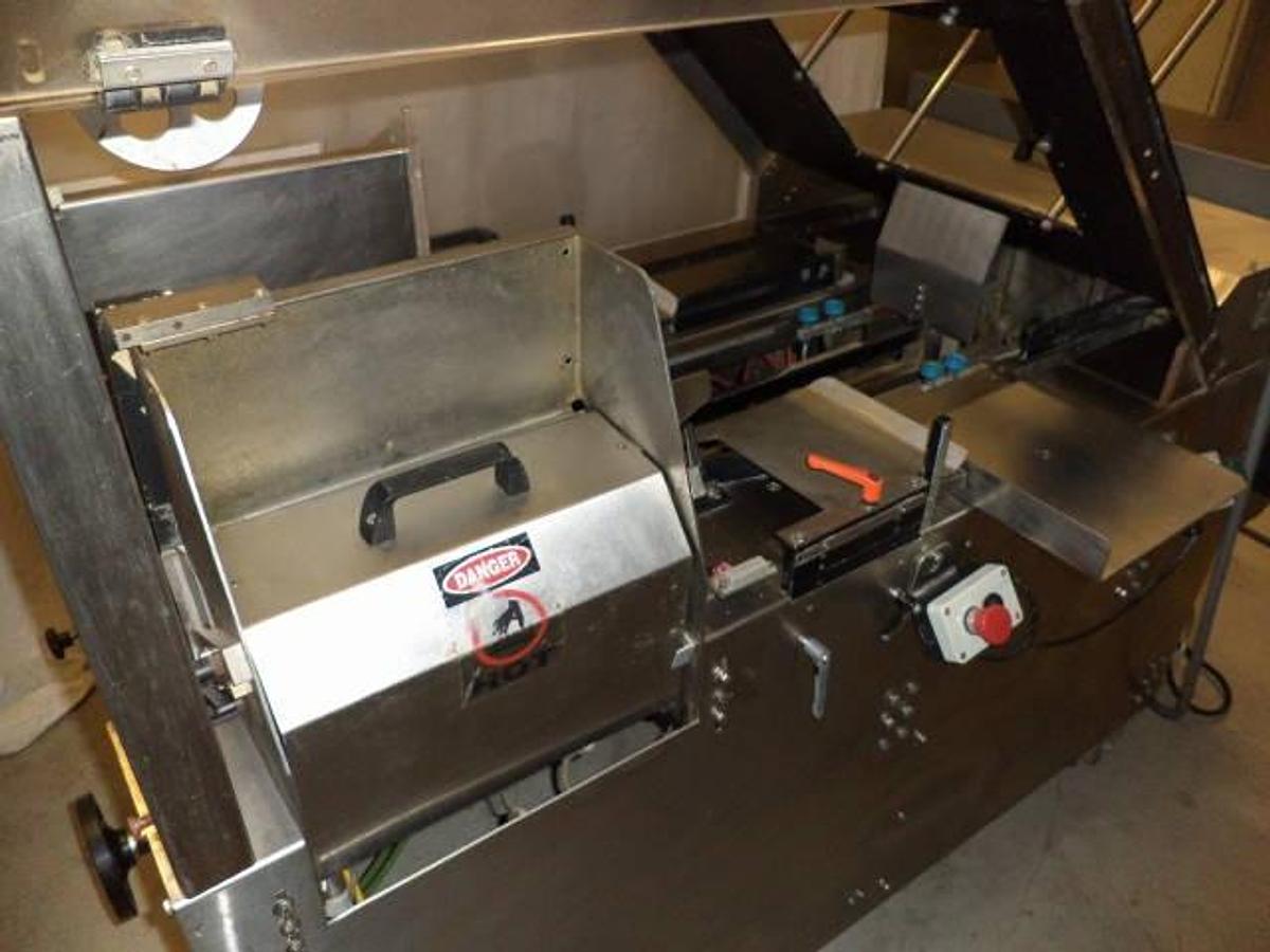 Used Econocorp “Econoseal” E2000 Auto Horizontal Cartoner, Hot Glue Sealing, 25 pm