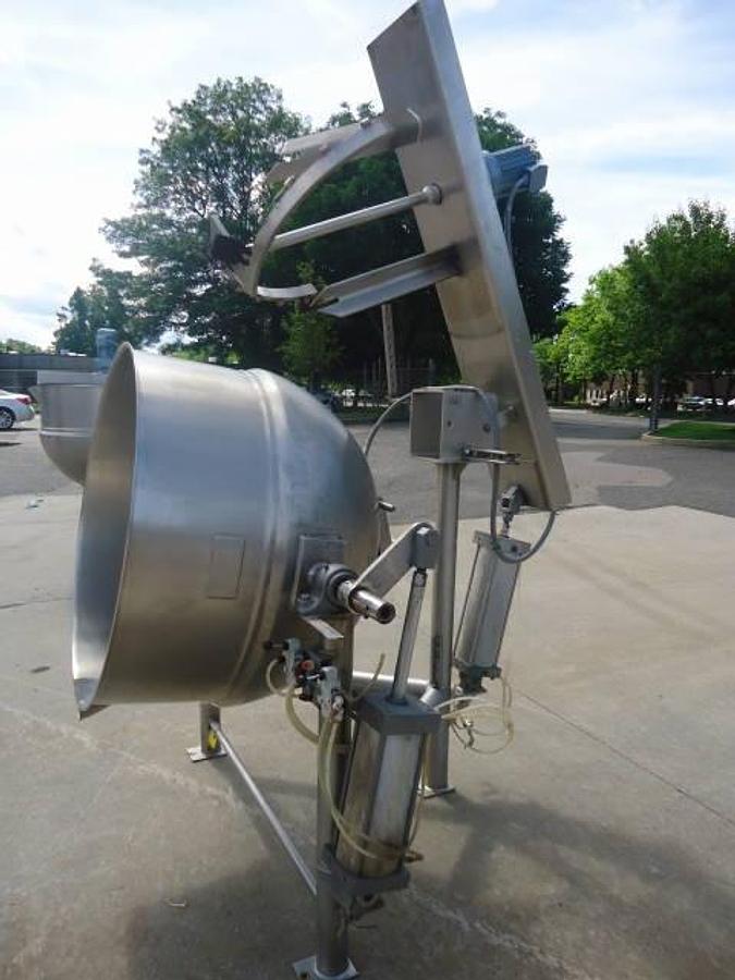 Used 150 Gallon Lee 316 Stainless Steel Tilt Kettle With Scraper Agitation, 125 Psi Jacket