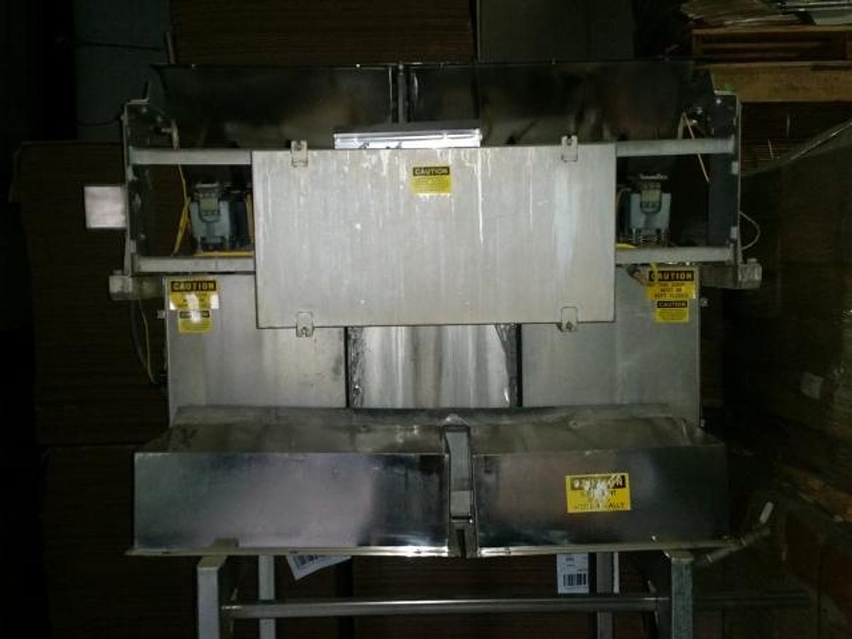 Used Triangle Vertical Bagger With Scales, Frozen Products