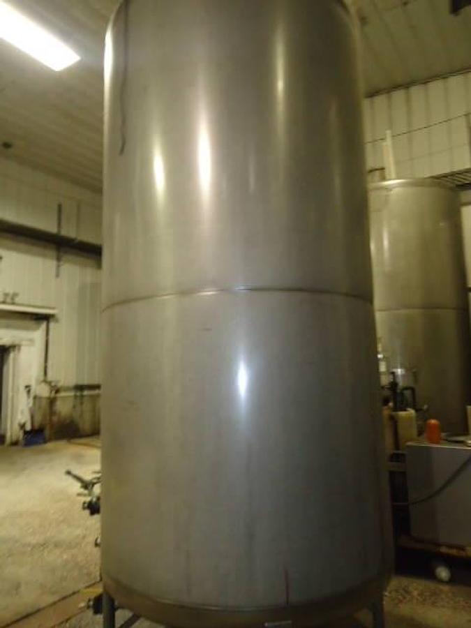 Used 1,500 Gallon Hubert C. Stollenwerk Stainless Vertical Closed Tank-