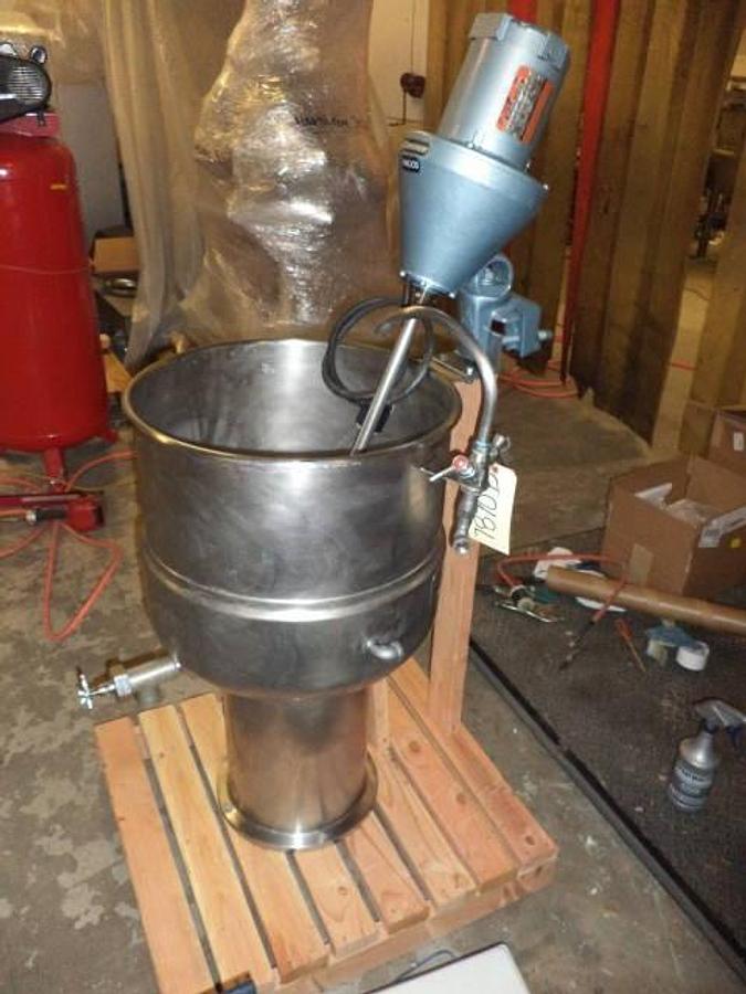 Used 25 gallon Cleveland Range jacketed mix kettle, 50PSI, CRN rated