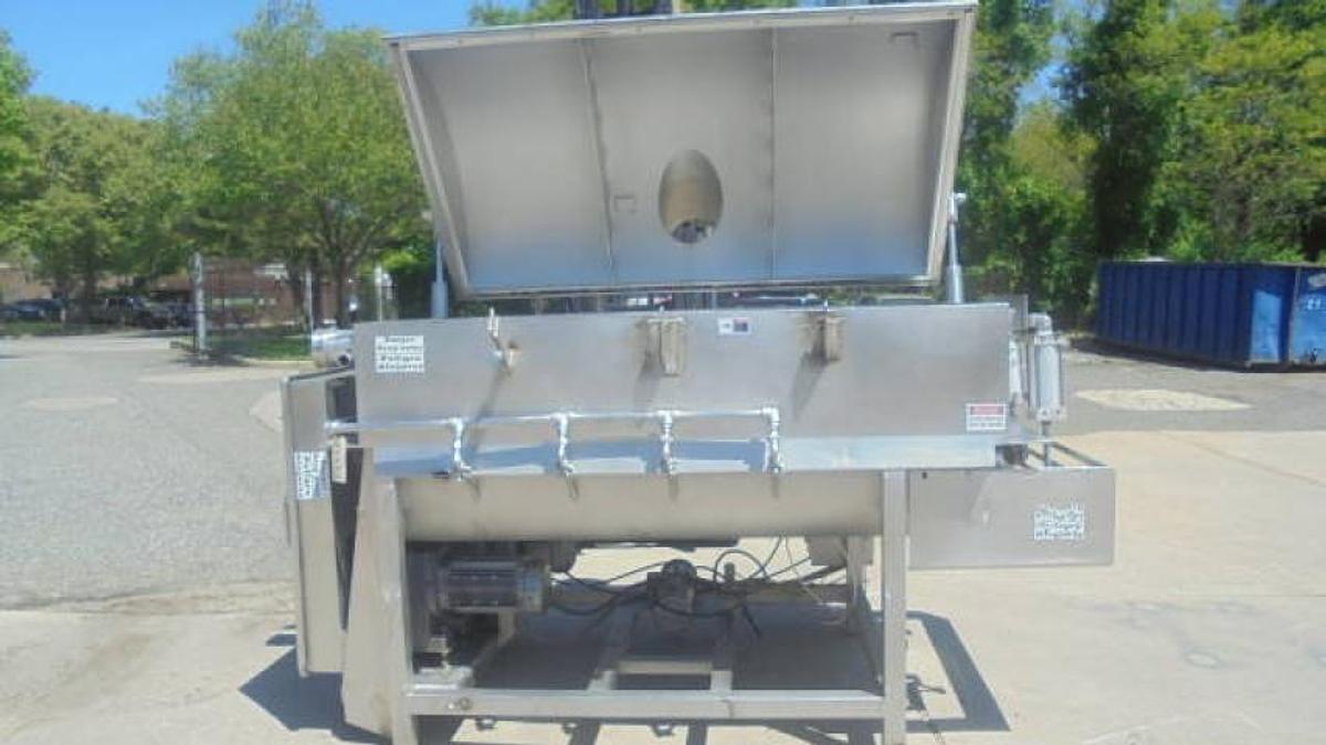 Used FPEC 2,500 Lb. Vacuum Co2 Paddle Blender, Hydraulic Lid