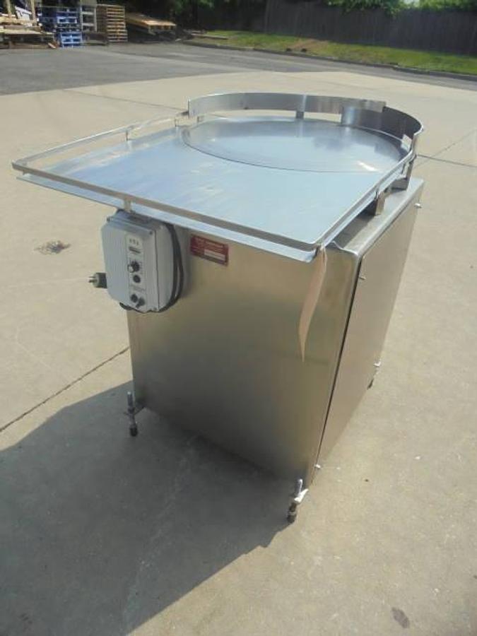 Used 24 In. Rotary Unscrambling/Accumulating Table, Variable Speed