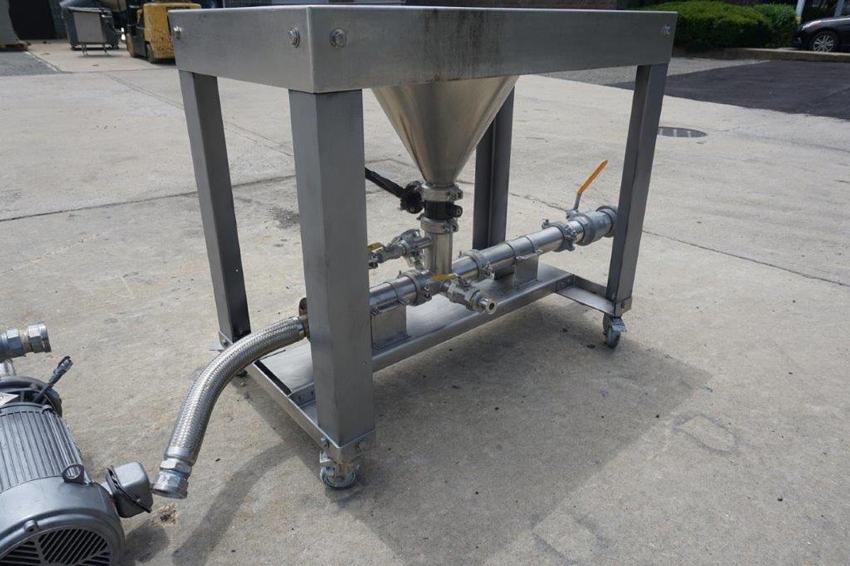 Used Wet/Dry Stainless Powder Inductor, 15 HP Pump