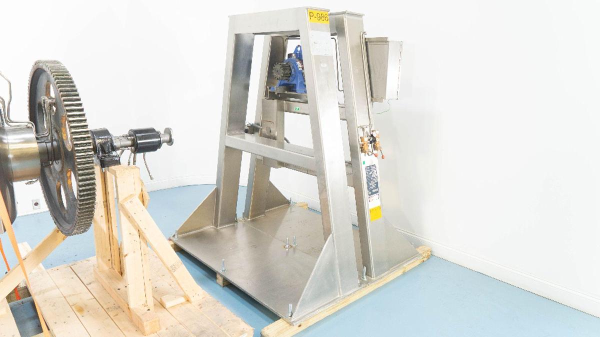 Used Gemco 50 Cu. Ft. Stainless Slant Cone Blender, Auto Unloading
