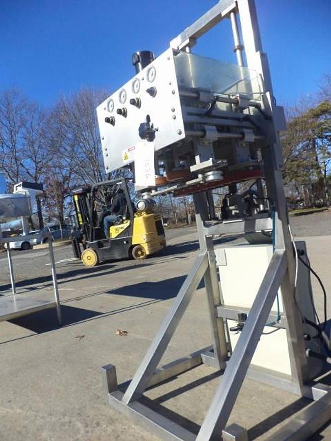 Used New England Machinery Four Spindle Cap Tightener/Retorquer, Variable Speed