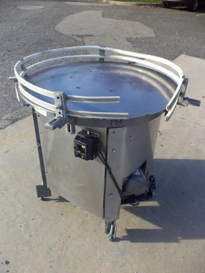 Used 36 inch diameter rotary unscrambling/accumulating table, variable speed