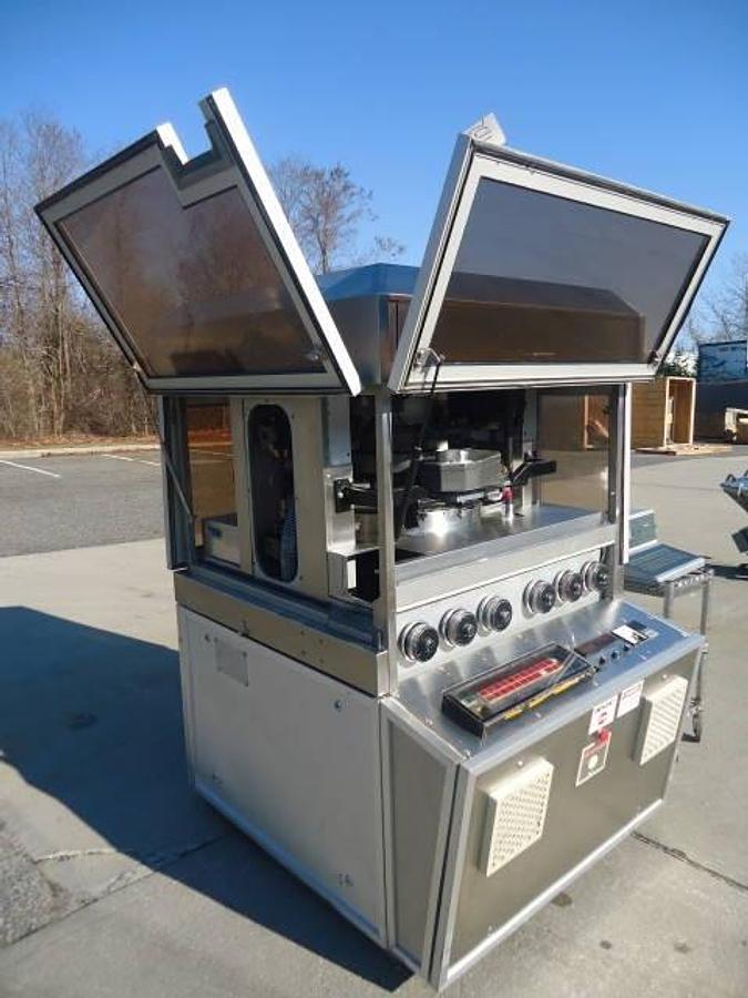 Used Fette “Perfecta 3100” 55 Station Rotary Tablet Press