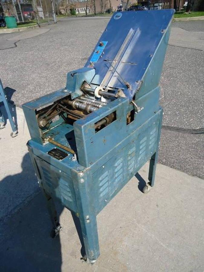 Used Labelette 11ch Semi-Automatic Glue Labeler, Hot Melt