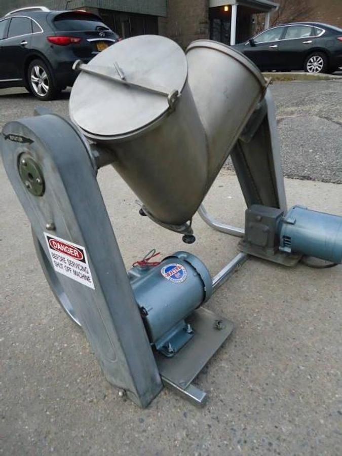 Used 16 Qt. Patterson Kelley Stainless Steel Liquid/Solids Mixer