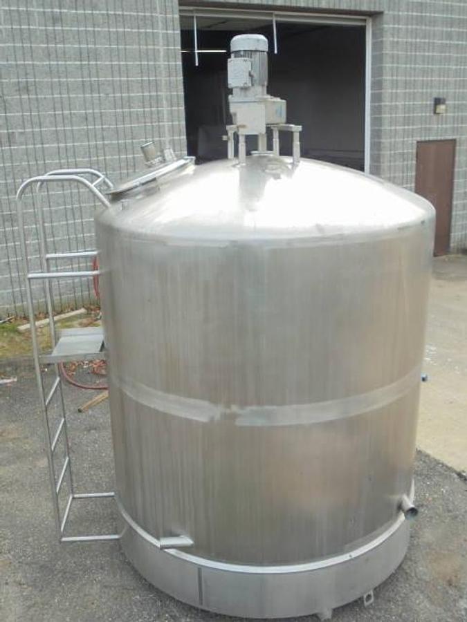 Used 1,500 Gallon Cherry Burrell Stainless Steel Closed Mix Tank with Pitched Bladed Agitators