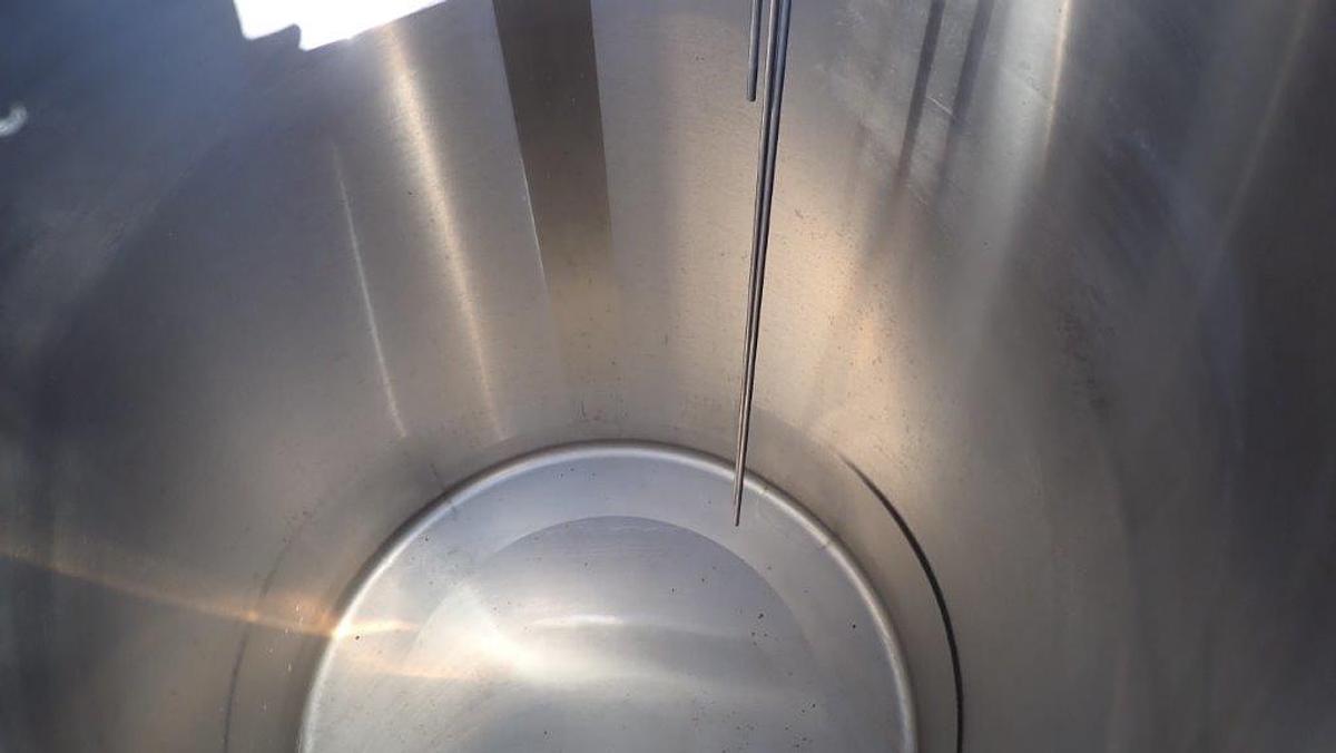 Used 100 Gallon 316 Stainless Sanitary Tank