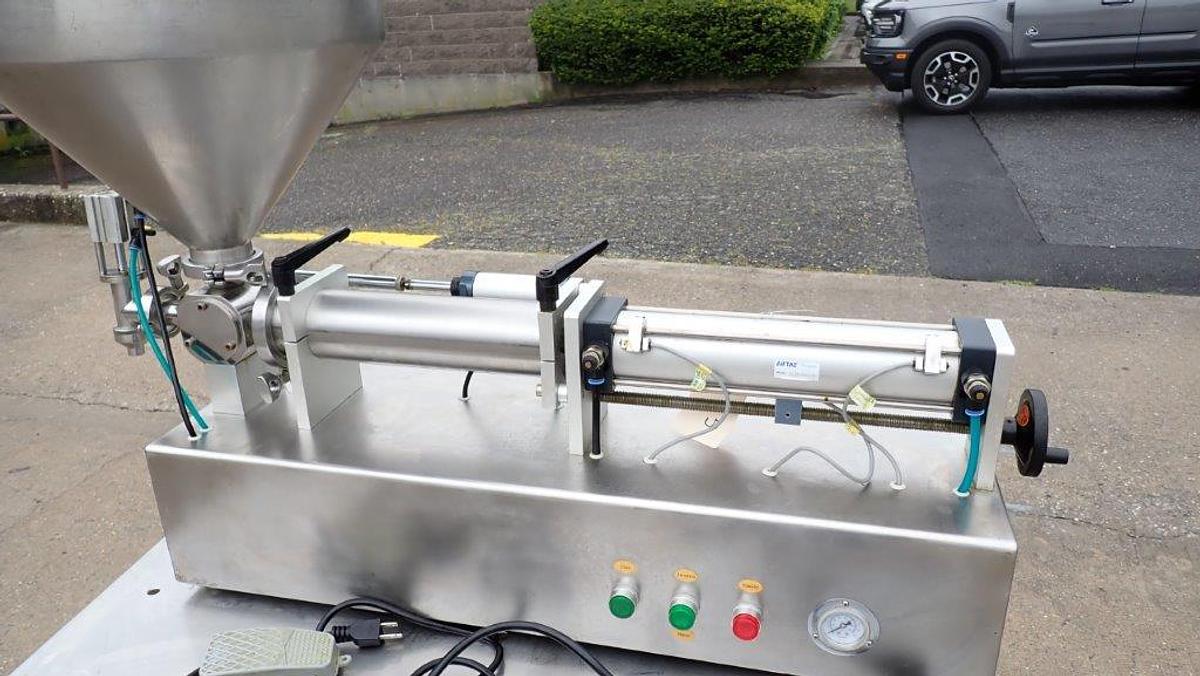 Used TG-1000 Air Operated Single Piston Filler, Quart Piston