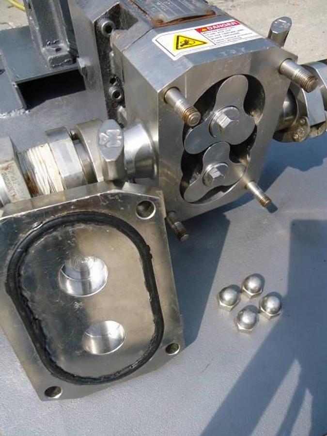 Used Albin 1.5 inch x 1.5 inch positive displacement gear pump, single phase