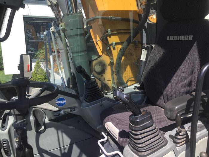 Used 2015 LIEBHERR A 914