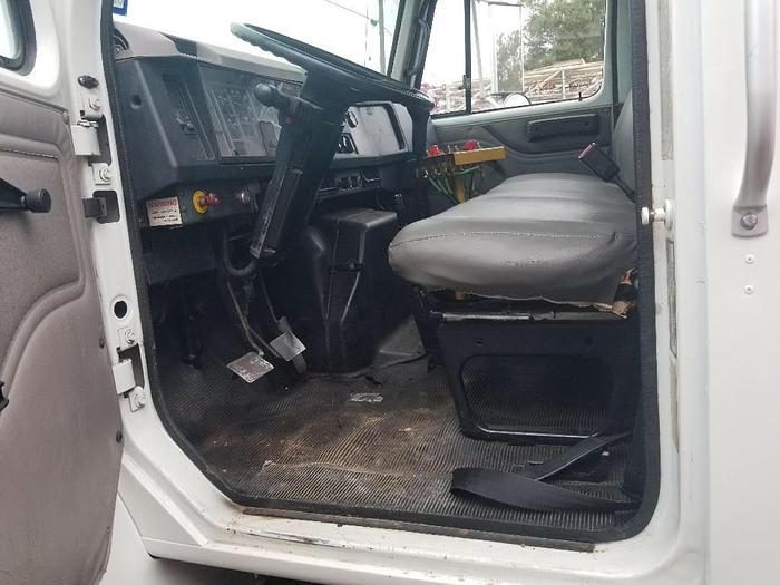 Used 1999 INTERNATIONAL 4900