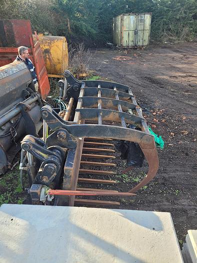 Used Ulrich Compost Grab