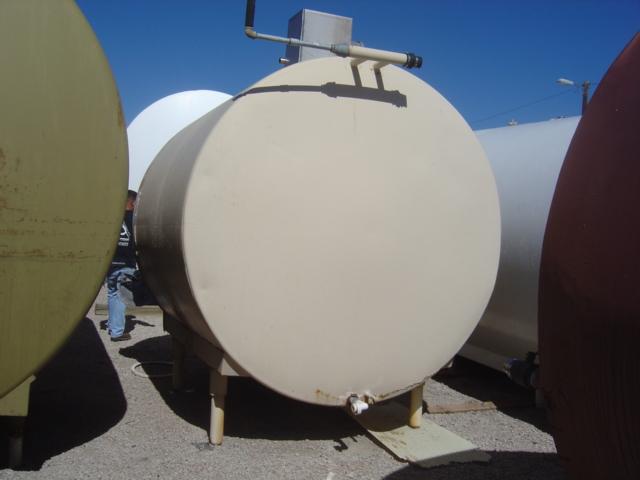 Refurbished 2000 GALLON STORAGE TANK WITH AGITATION AND COLD WALL