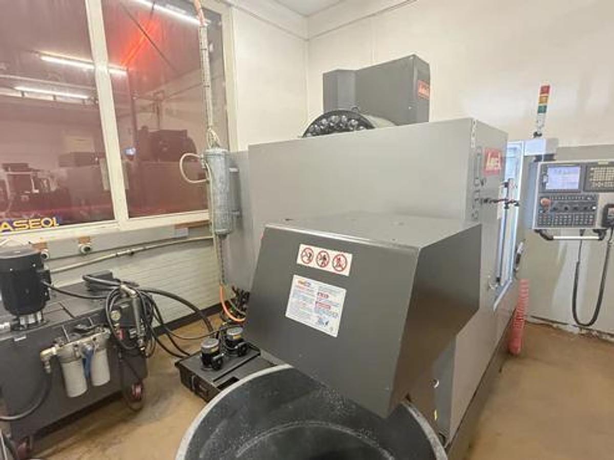Used Centro di lavoro verticale 3 assi AWEA AF-610 