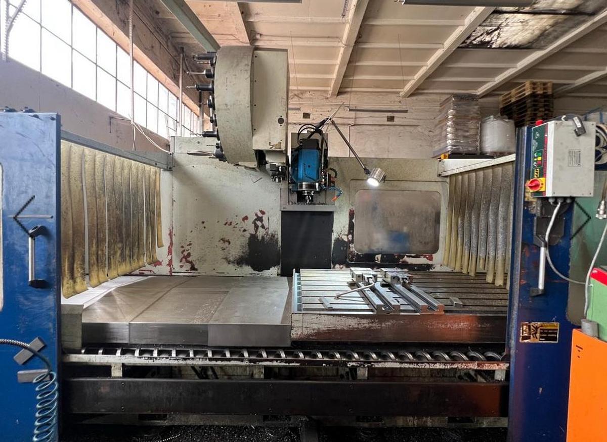 Used Fresatrice cnc a banco fisso EUMACH FBE 2600