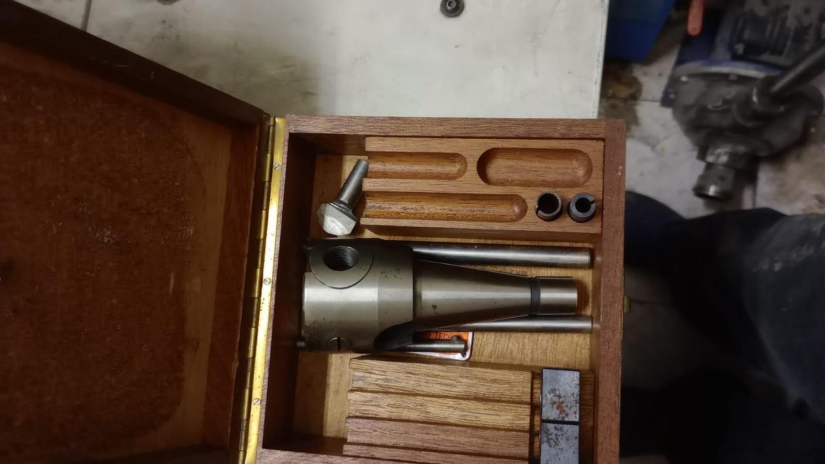 Used Fresatrice manuale SCHAUBLIN 13