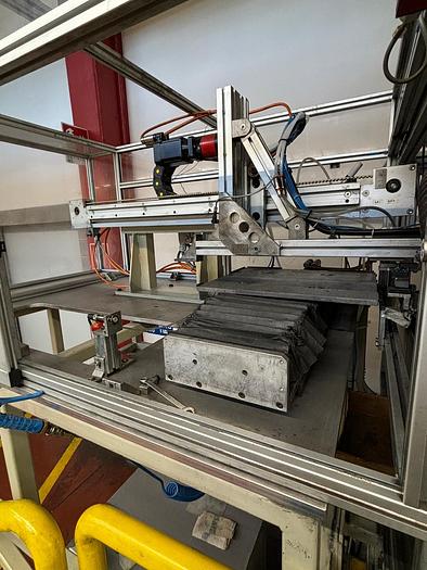 Usato PRESSA 12 TON FRATELLI MILANO MOD. MFI-EL-12TCNC-001