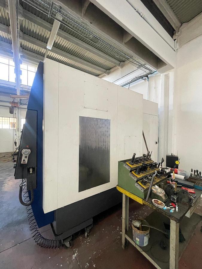 Used Centro di lavoro verticale EMCO EM 1200