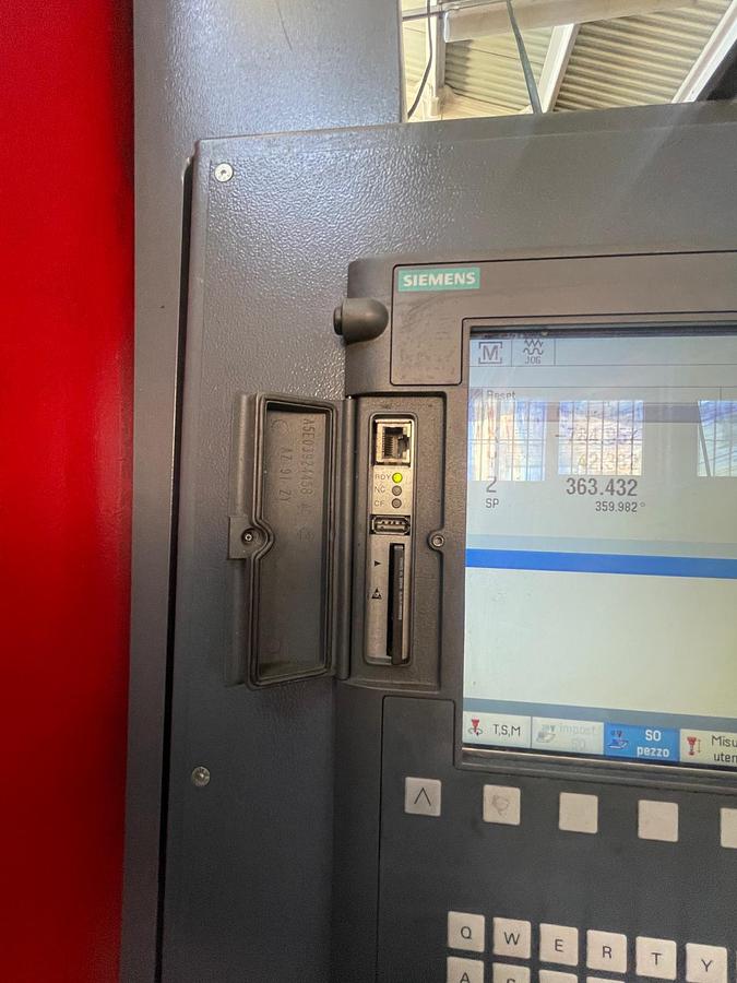 Used Centro di lavoro verticale EMCO EM 1200