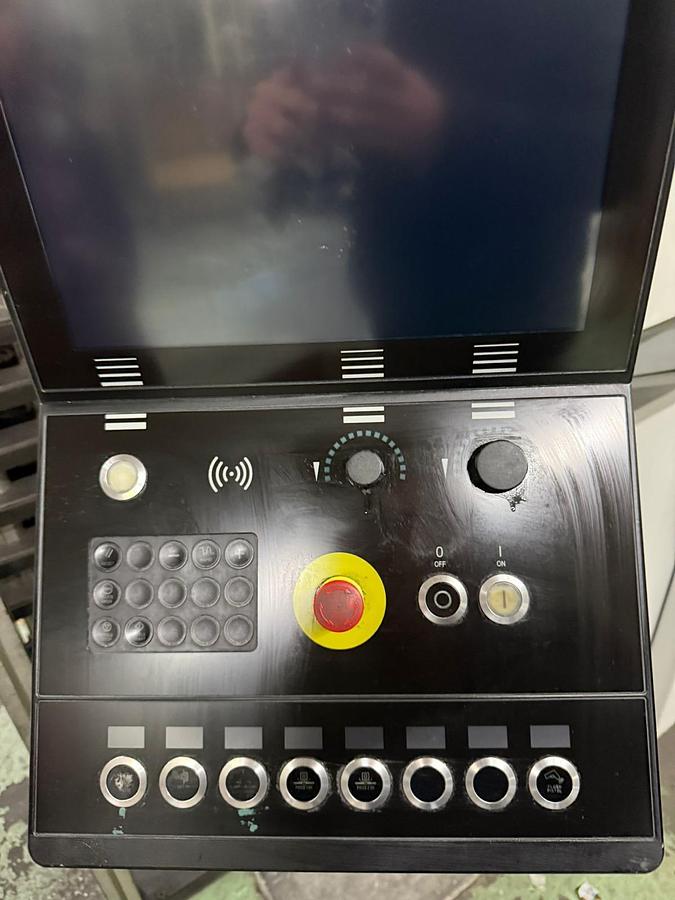 Used Centro di lavoro verticale 5 assi in continuo CHIRON FZ 16 S