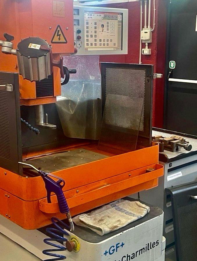 Used Microforatrice AGE CHARMILLES EDM DRILL 20