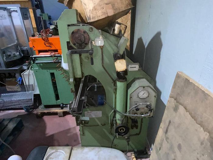 Used Pressa piegatrice OMAG