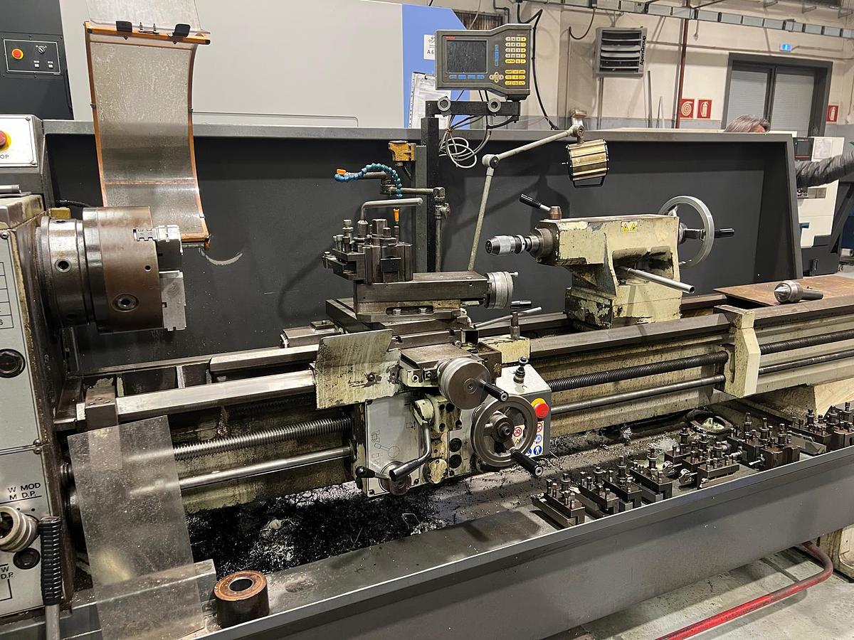 Used Tornio parallelo MOMAC SM 260 