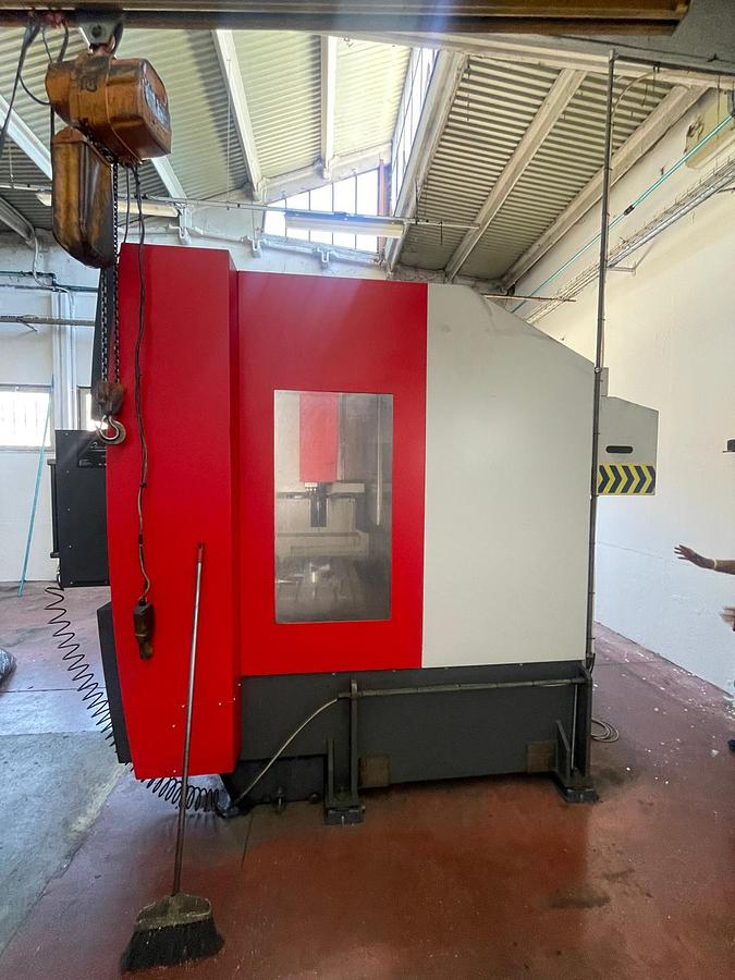 Used Centro di lavoro verticale EMCO EM 1200
