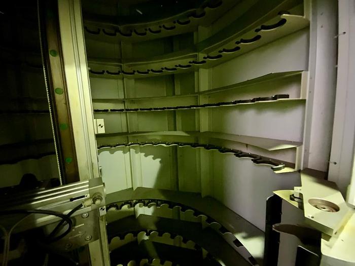 Usato CENTRO DI LAVORO VERTICALE 5 ASSI MIKRON UCP 600 VARIO