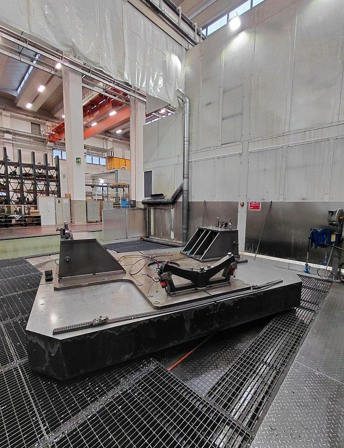 Used Alesatrice montante mobile con doppia tavola FPT SPIRIT 450