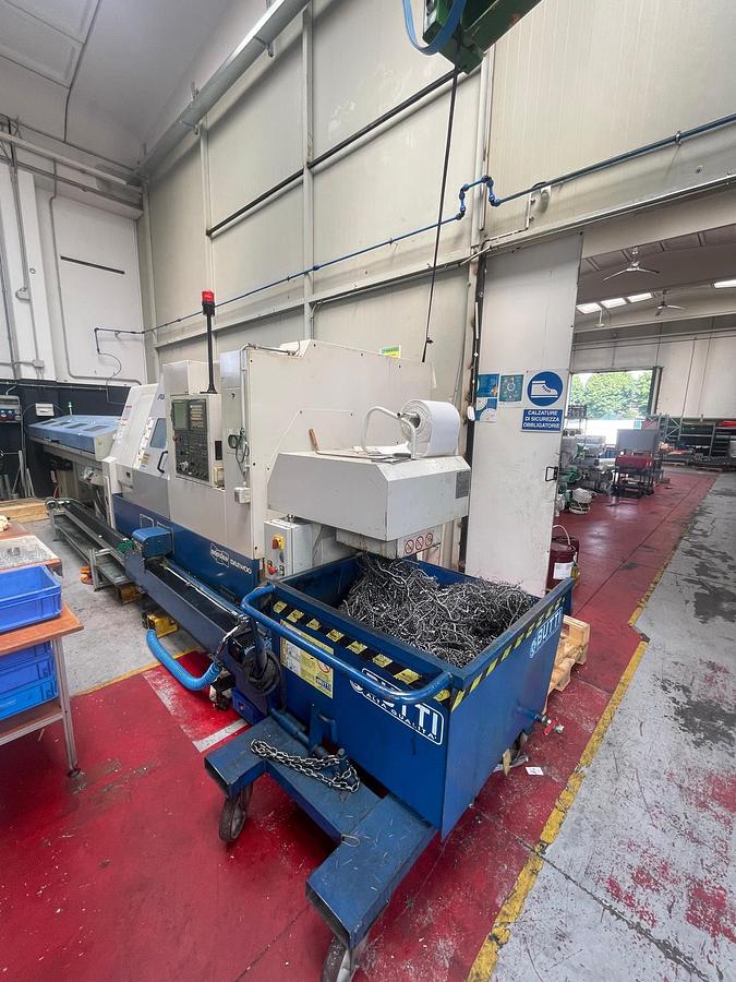Used Tornio CNC ad asse orizzontale DOOSAN PUMA 2000