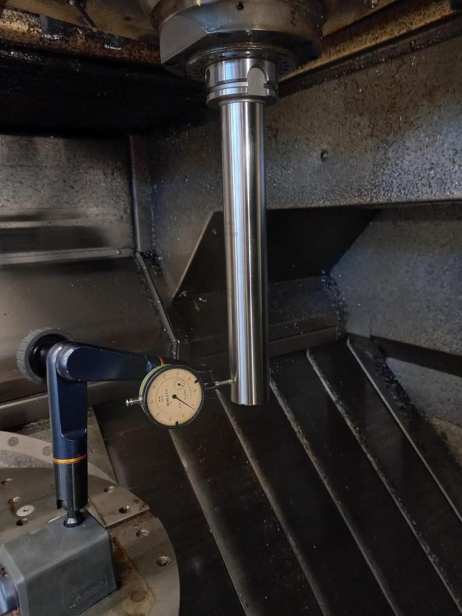 Used Centro di lavoro 5 assi CNC HURON K2X 8F