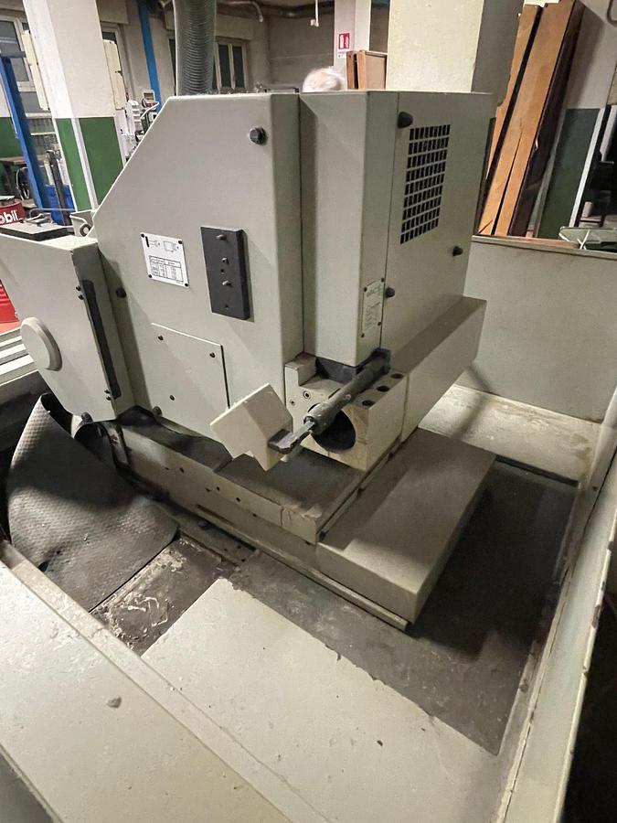 Used Rettifica universale JHONES & SHIPMAN 1300 X 