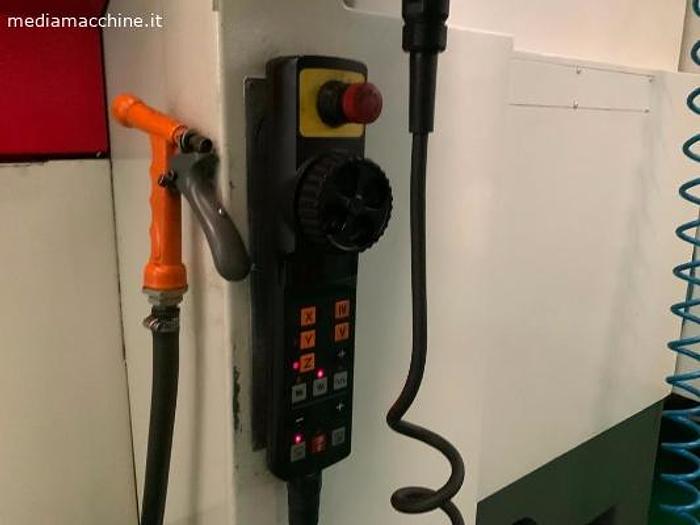 Usato CENTRO DI LAVORO VERTICALE  KONDIA HM 2010